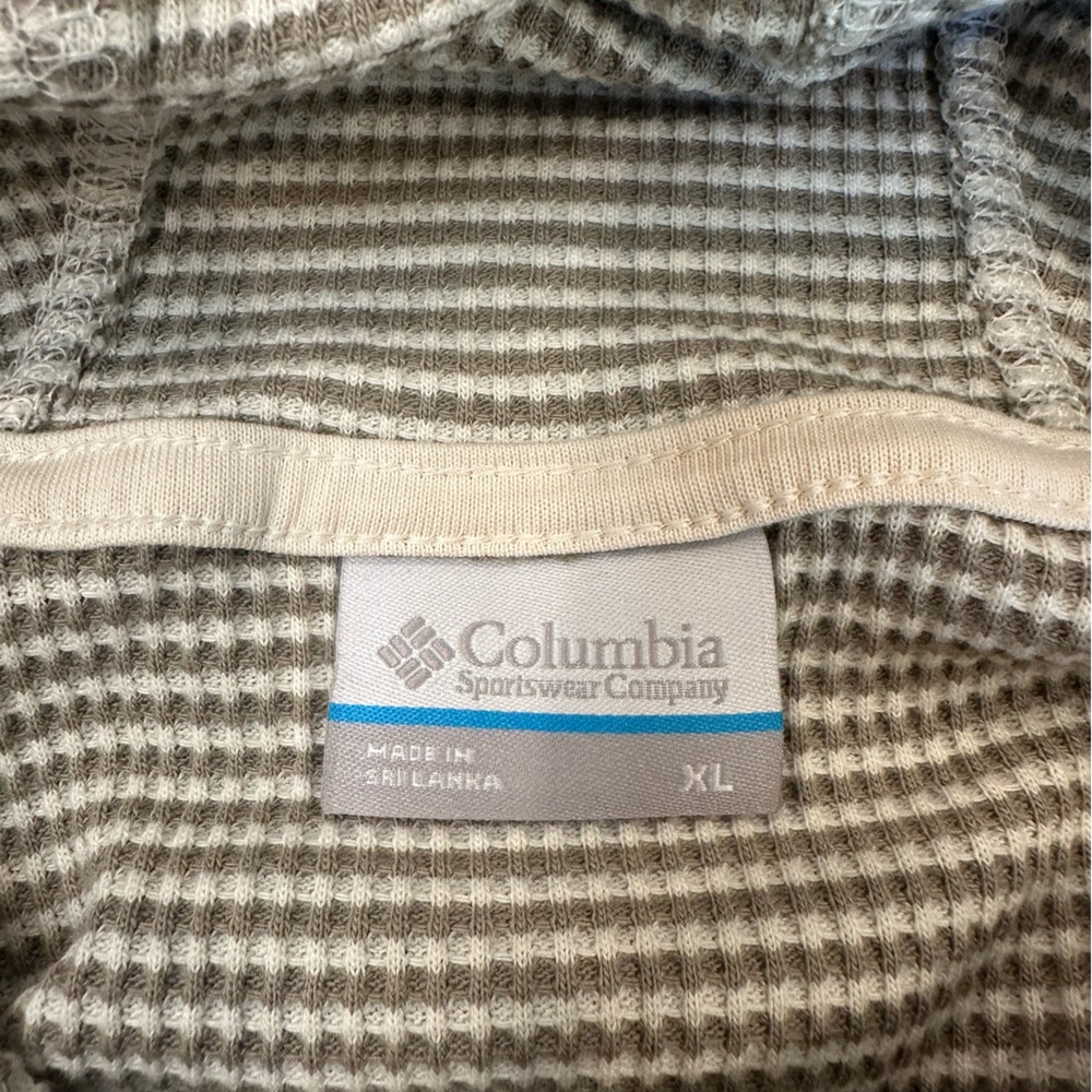 Columbia Cream and Gray Waffle Knit Top